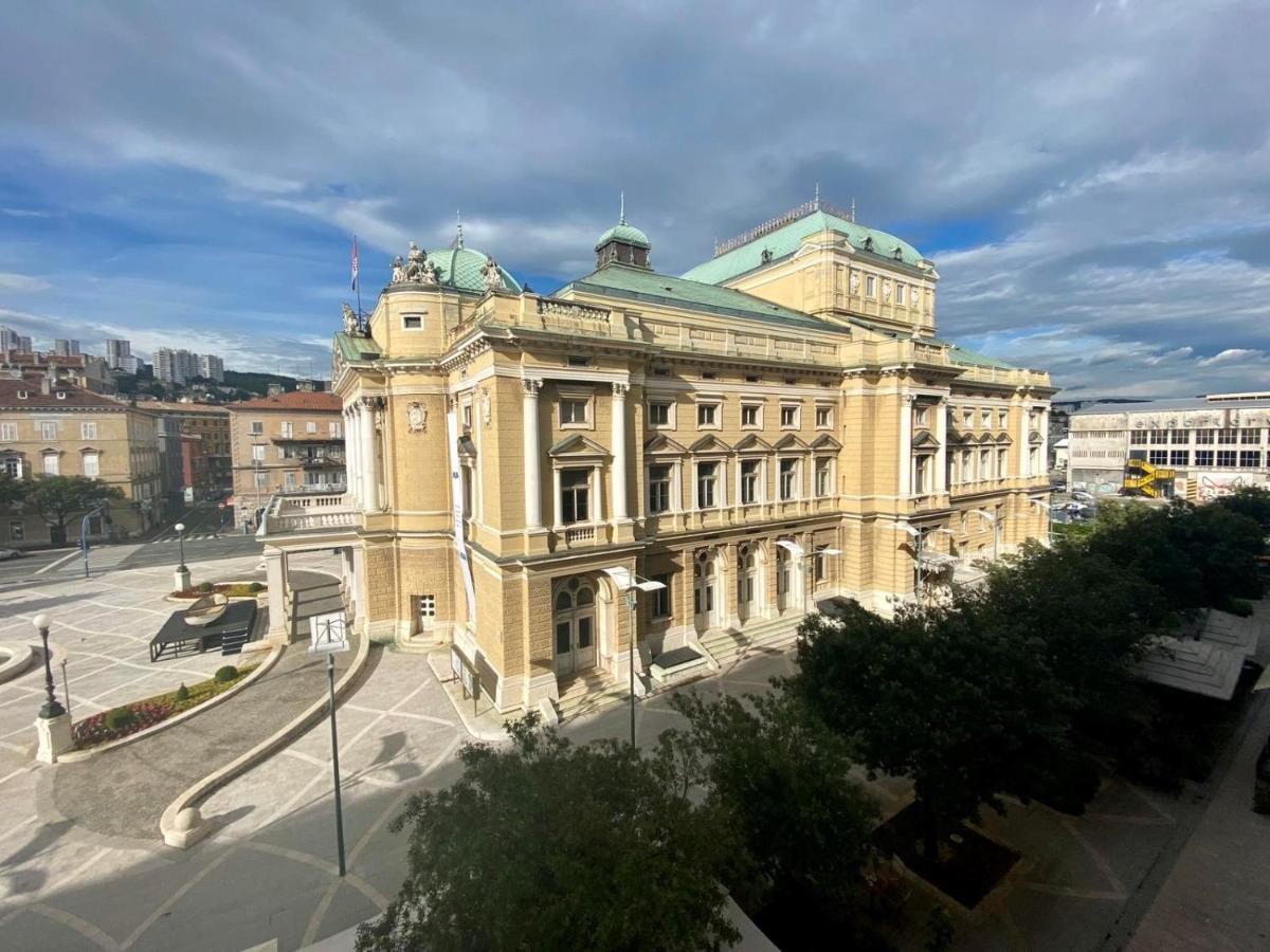 Plaza Teatro & Piazzale Teatro Apartment Rijeka Ngoại thất bức ảnh